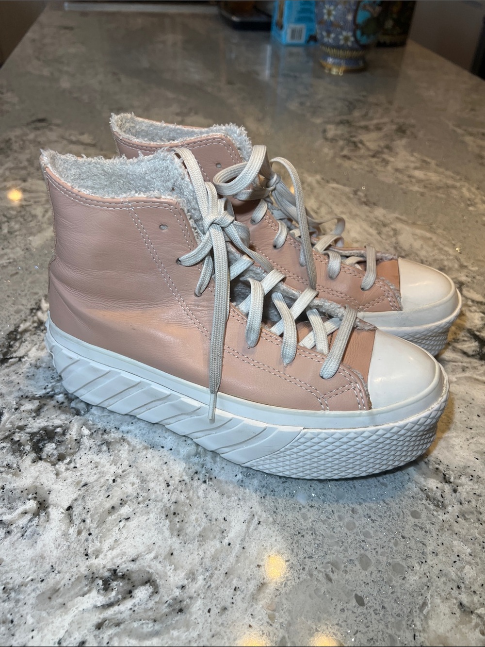 Converse Chuck Taylor Lift 2X Leather High Top Platform Sherpa Lined Pink 6.5